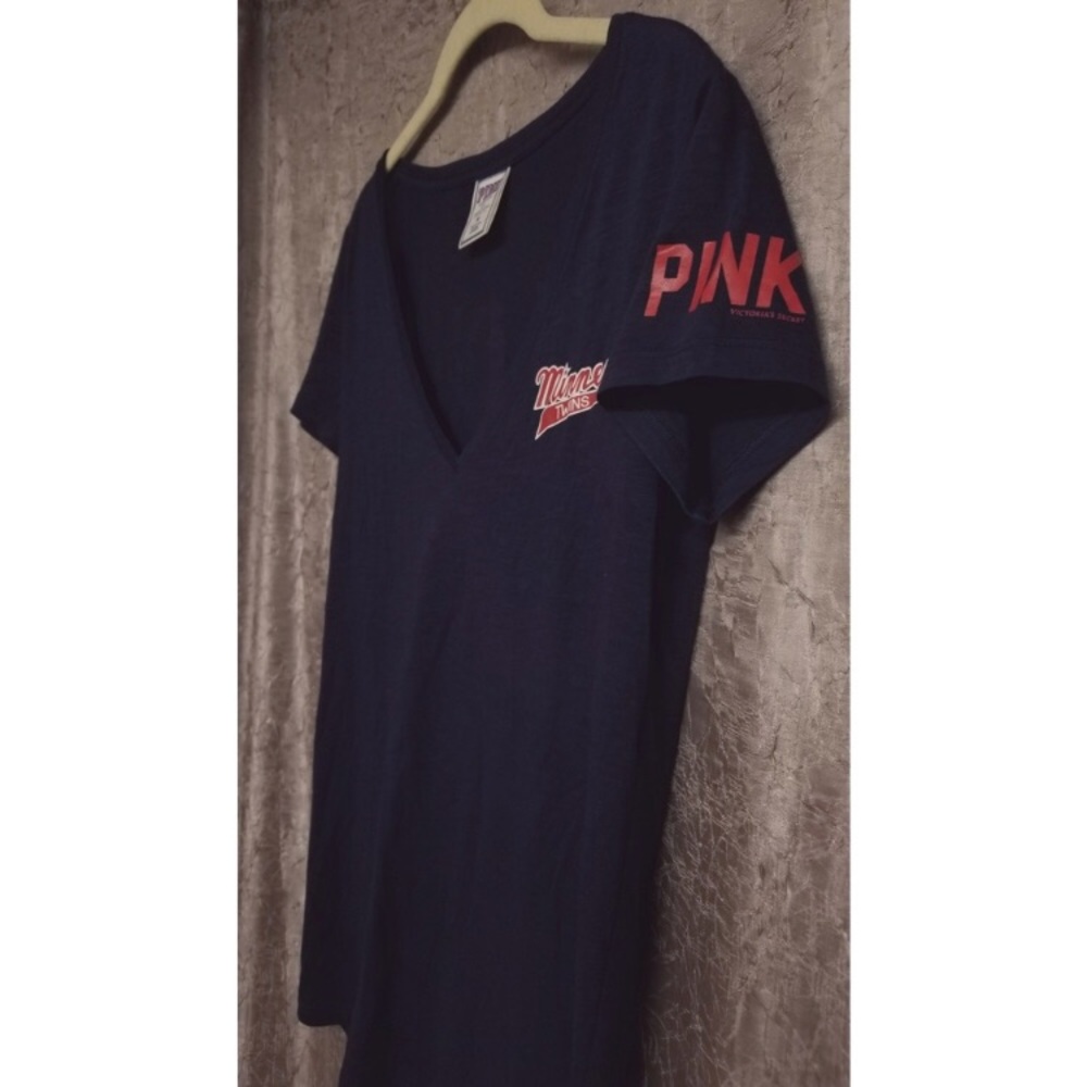 Women’s Minnesota Twins shirt